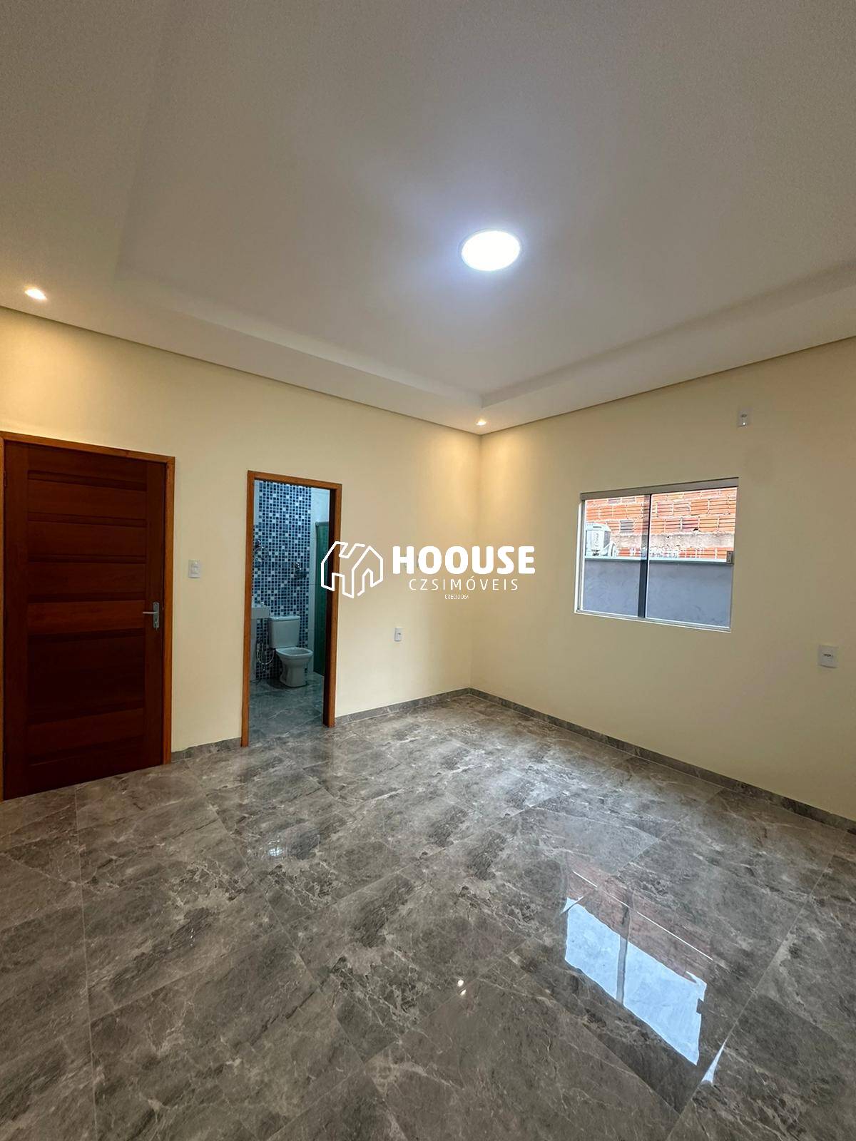 Casa à venda com 3 quartos, 300m² - Foto 2